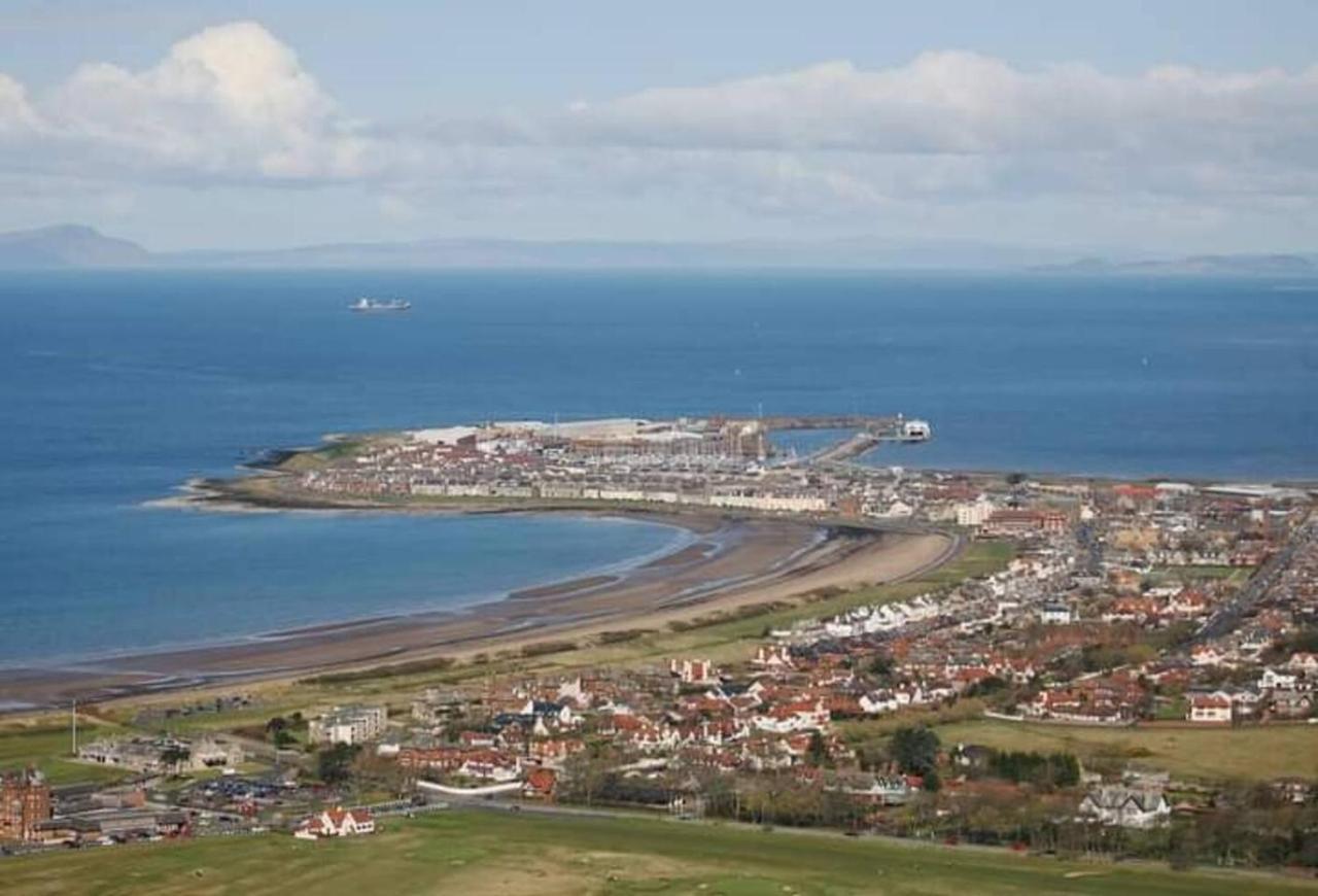 Marina View Lovely Upper 3 Bedroom Apartment Troon Esterno foto
