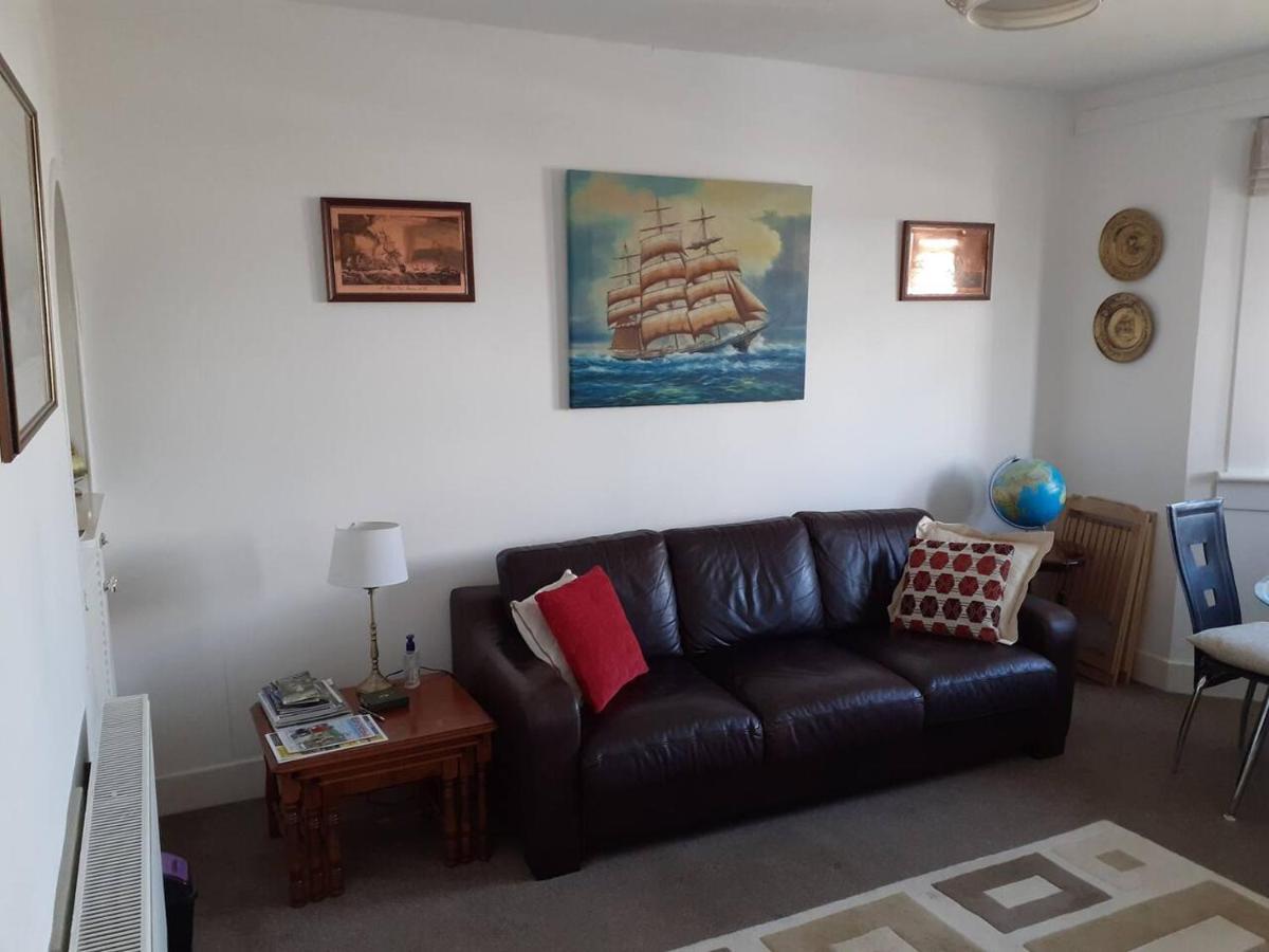 Marina View Lovely Upper 3 Bedroom Apartment Troon Esterno foto