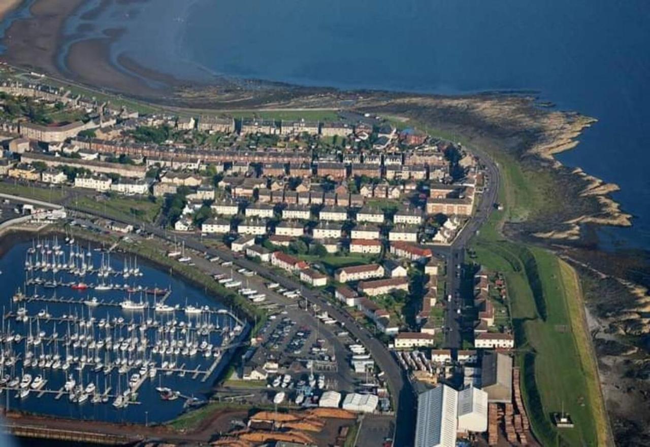 Marina View Lovely Upper 3 Bedroom Apartment Troon Esterno foto